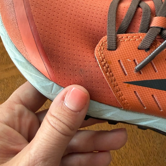 Altra Womens 5.0 Superior Trail Running Shoe— size 8 - Picture 10 of 11